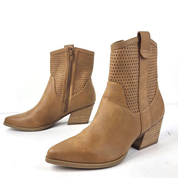 DV Dolce Vita Kirby Pull-On Perforated Western Ankle Bootie Tan 8.5 - Picture 1 of 14